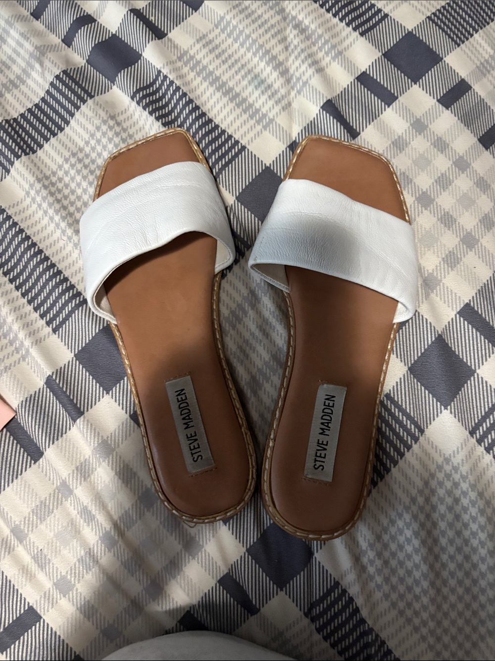 Steve Madden White Slide Sandals with Tan Footbed